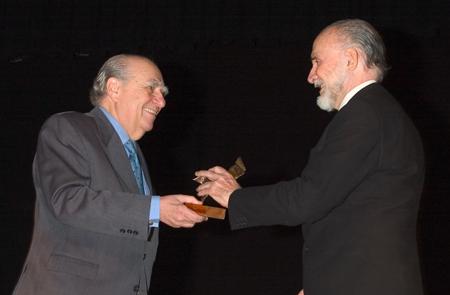 Enrique Medina y el Dr. Julio Ma. Sanguinetti