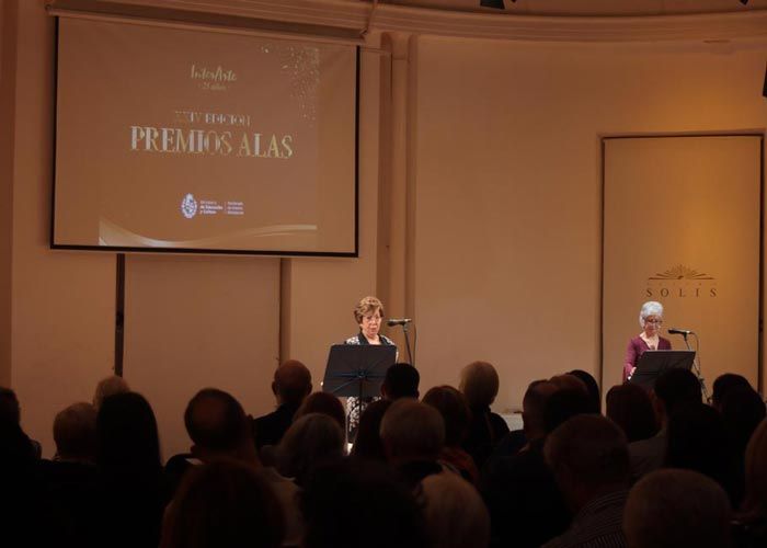 yo Ingrid y sala 2025